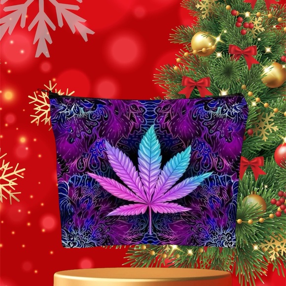 NWT-Leaf Design Makeup Case/Travel Bag - Picture 5 of 6